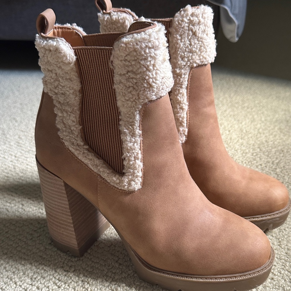 DV by Dolce Vita Tan Heeled Boots with Shearling